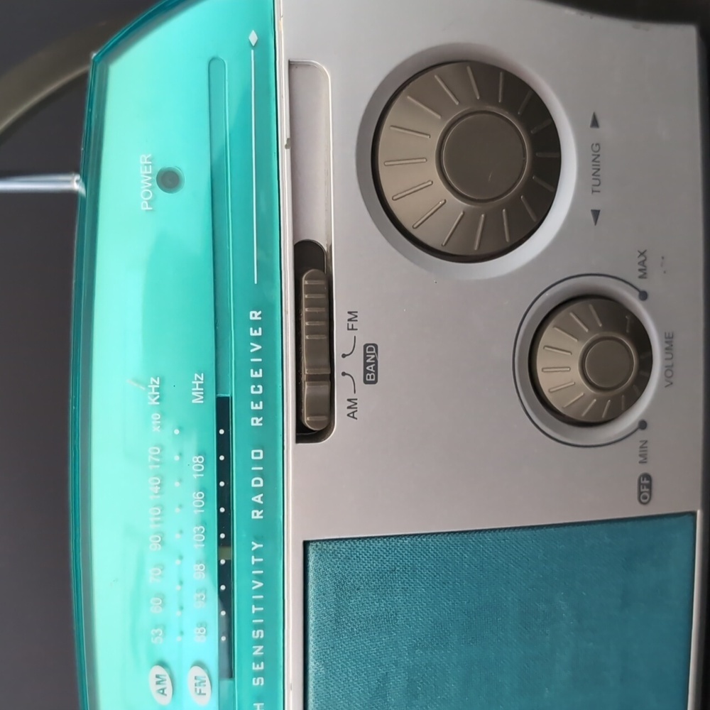 VGT,Teal/Gray Audiologic High Sensitivity AM/FM Radio Reciever. - Picture 5 of 10